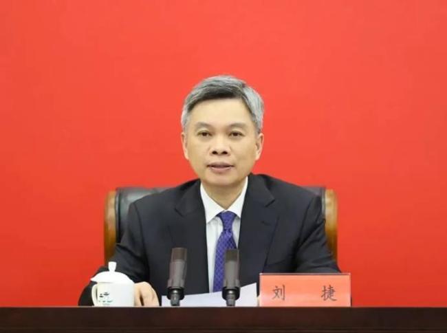 今年中央候补委员频繁履新 多人晋升正部